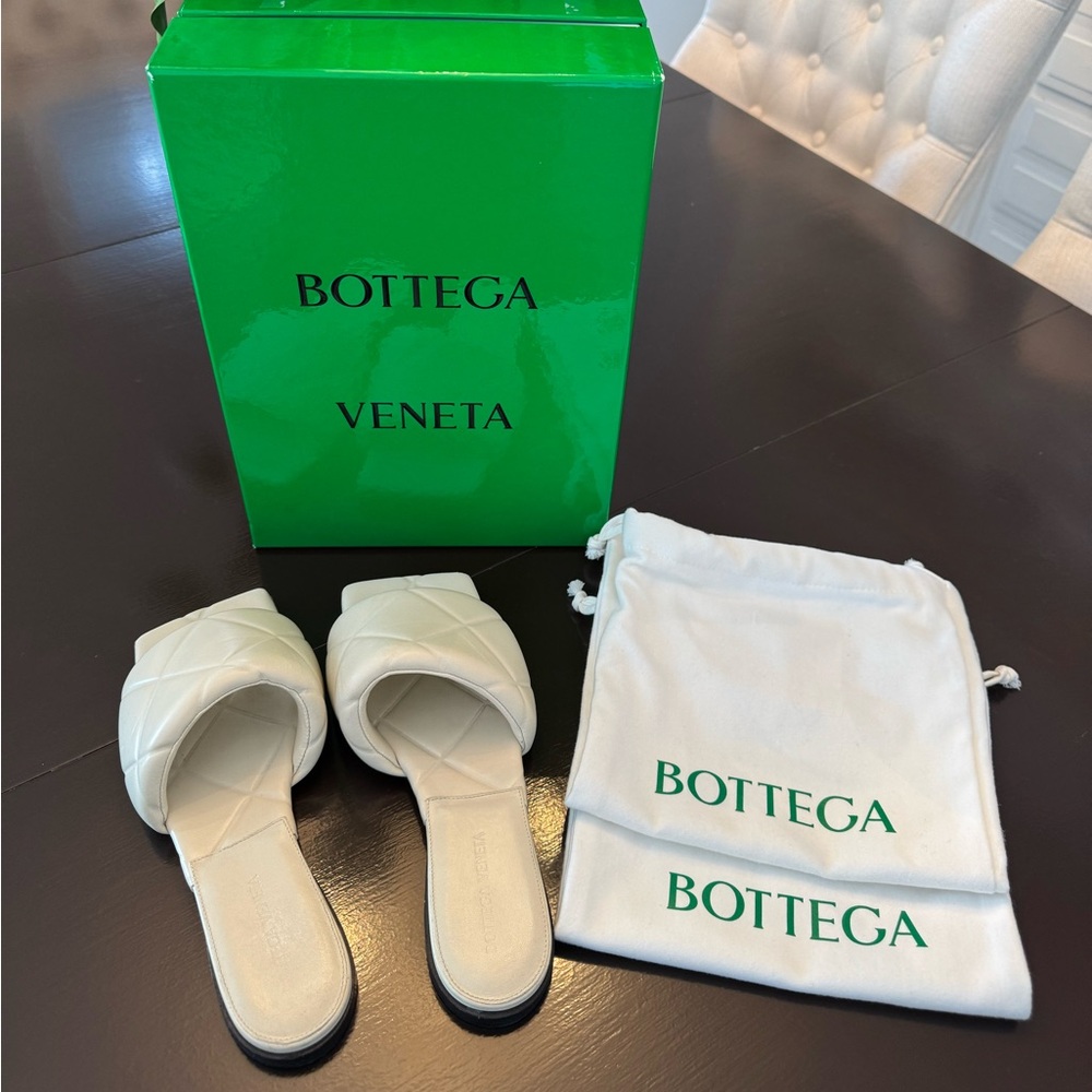 Authentic Bottega Veneta quilted Lido sandals.  Color Sea Salt Sz 8